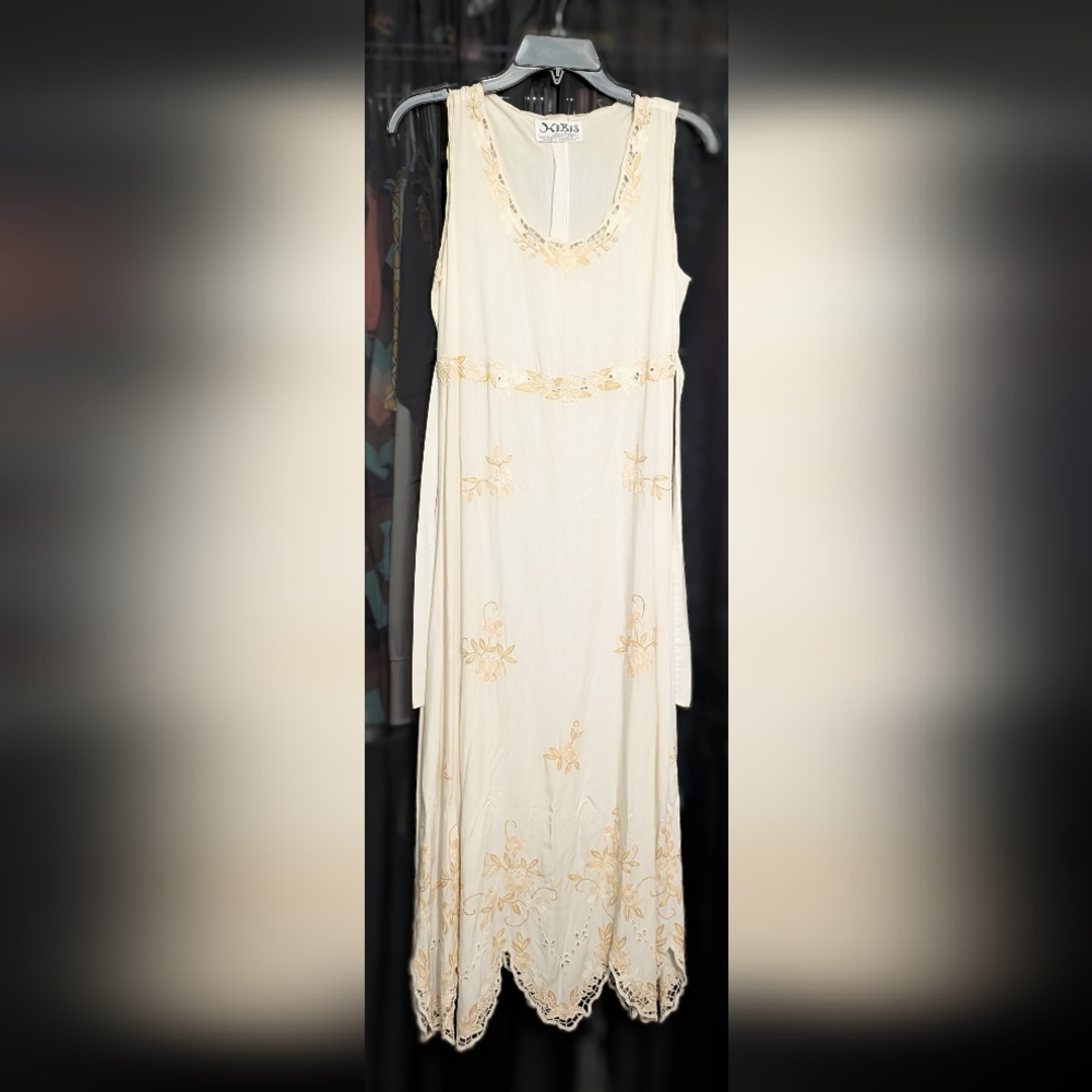 Elegant Cream Hisbis lacy Vancouver Los Angeles with Lace Floral
